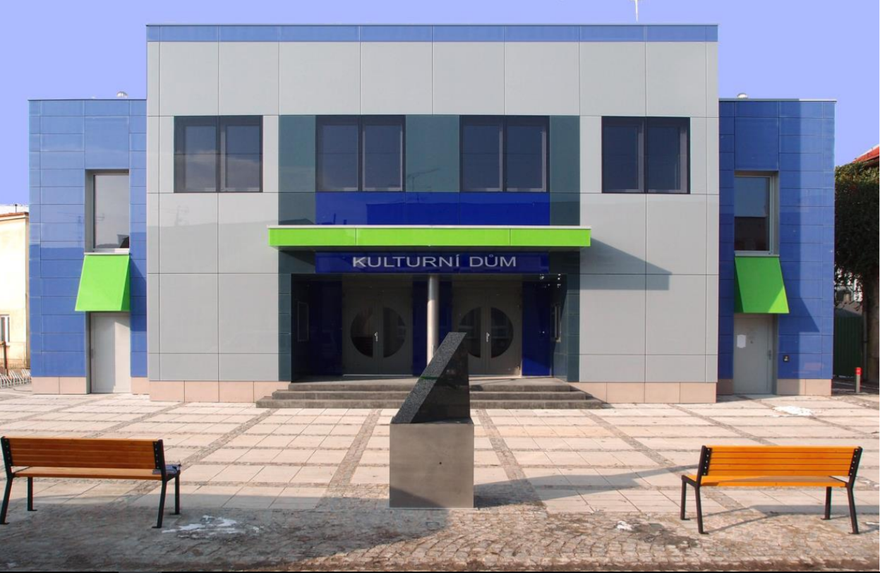 Kulturn� centrum T�ni�t� nad Orlic�.