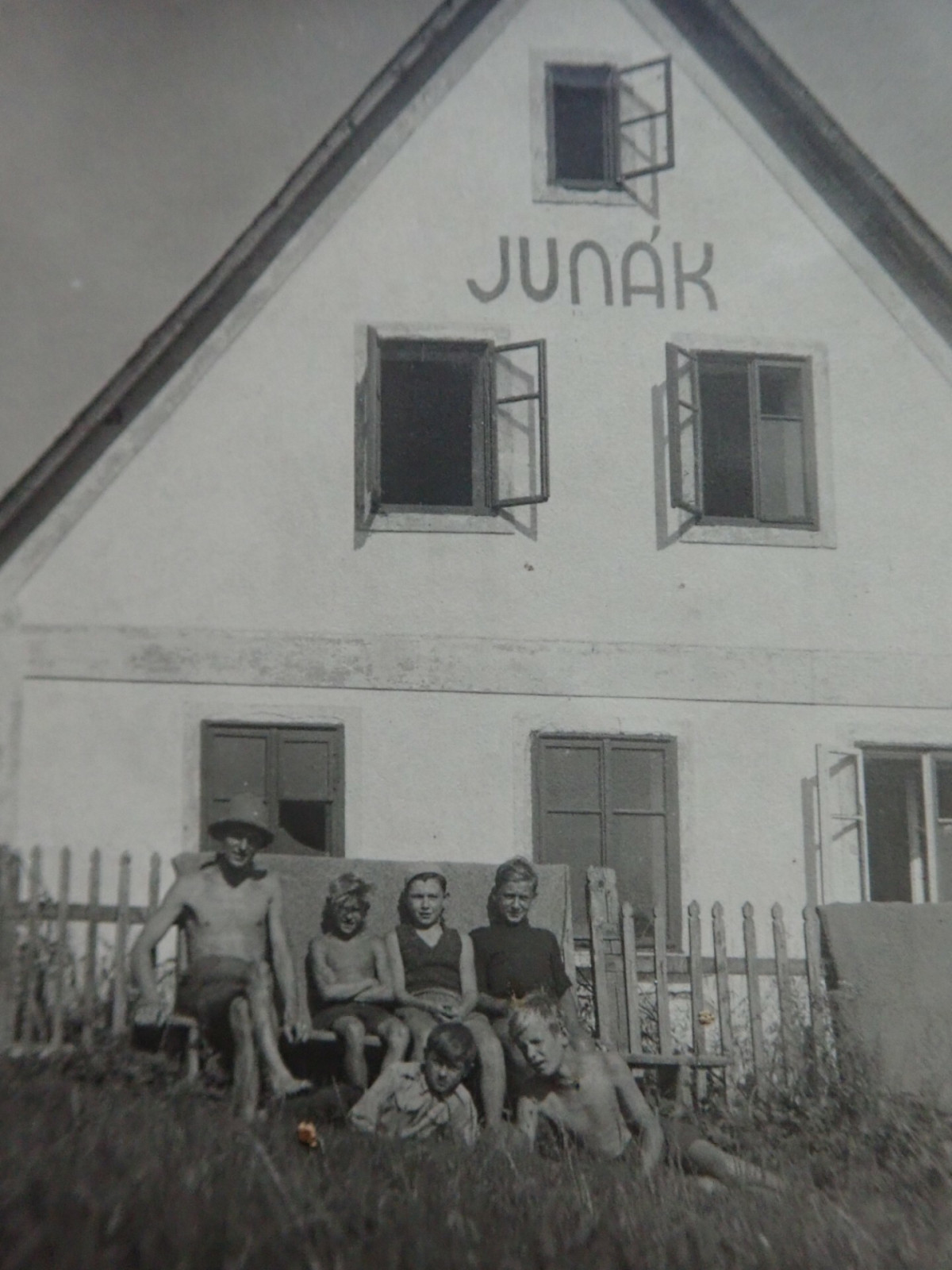 Stediskov chata na Sovm vrchu  - Skautkov okolo roku 1947